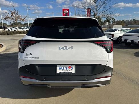New 2026 Kia Sportage EX image 7
