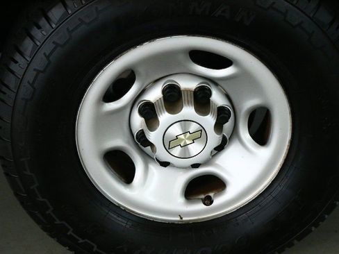 Used 2023 Chevrolet Express 2500 Extended w/ Driver Convenience Package image 10