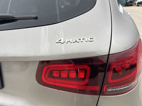 Used 2020 Mercedes-Benz GLC 300 4MATIC image 4