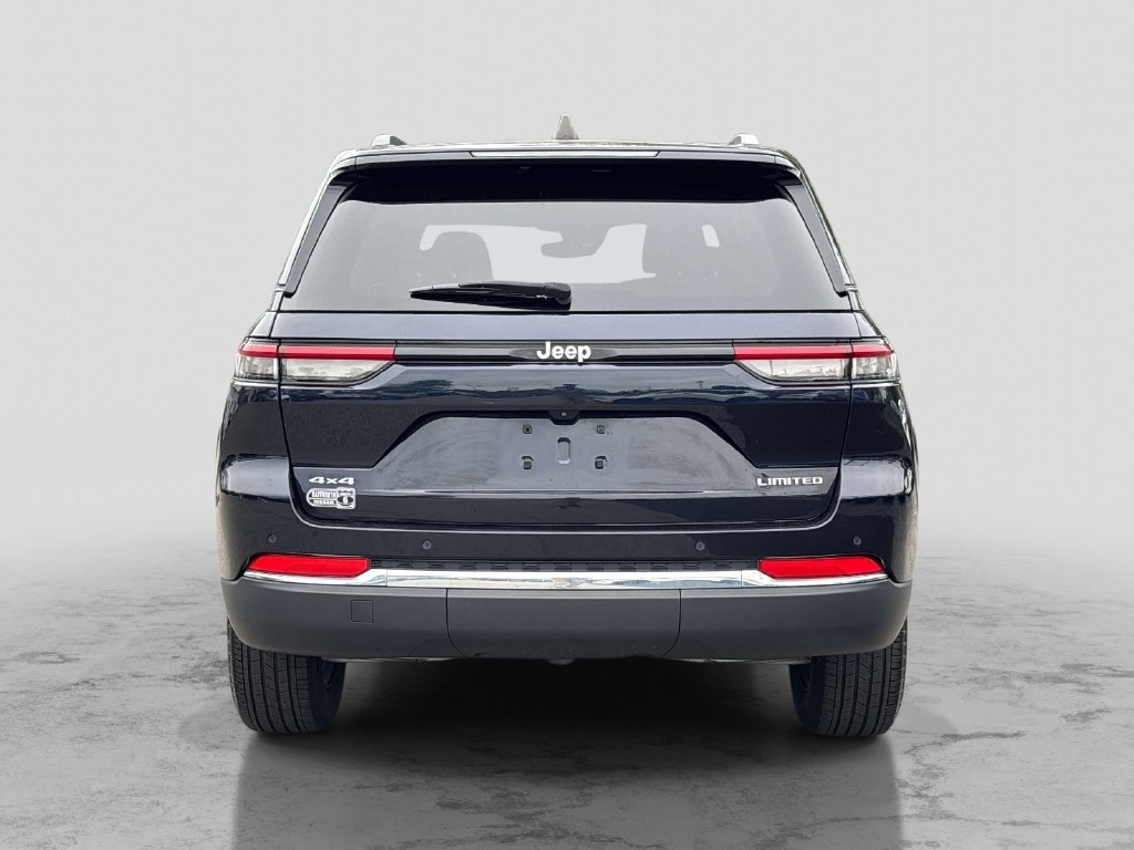 Used 2024 Jeep Grand Cherokee Limited AWD/4WD image 4