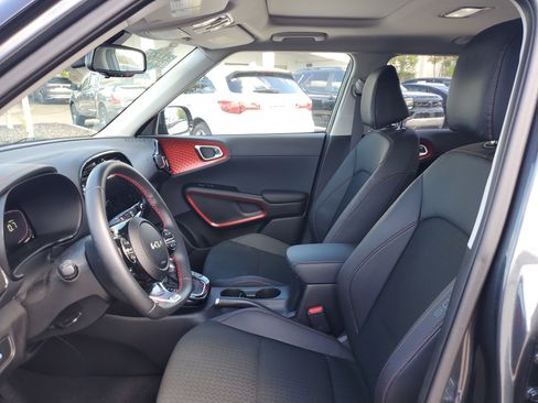 Used 2025 Kia Soul GT-Line image 23