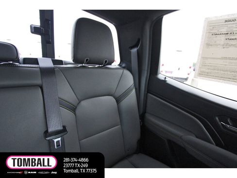 Used 2025 Chevrolet Colorado ZR2 w/ Technology Package AWD/4WD image 12