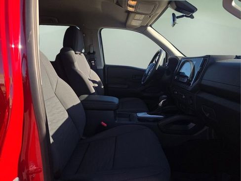 Used 2025 Nissan Frontier S image 12