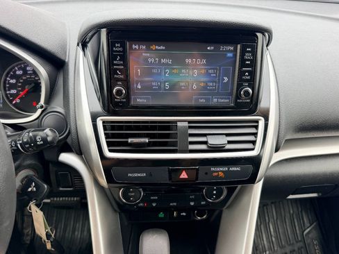 Used 2018 Mitsubishi Eclipse Cross ES FWD image 36