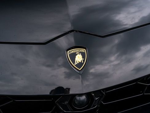 Used 2020 Lamborghini Urus AWD/4WD image 6