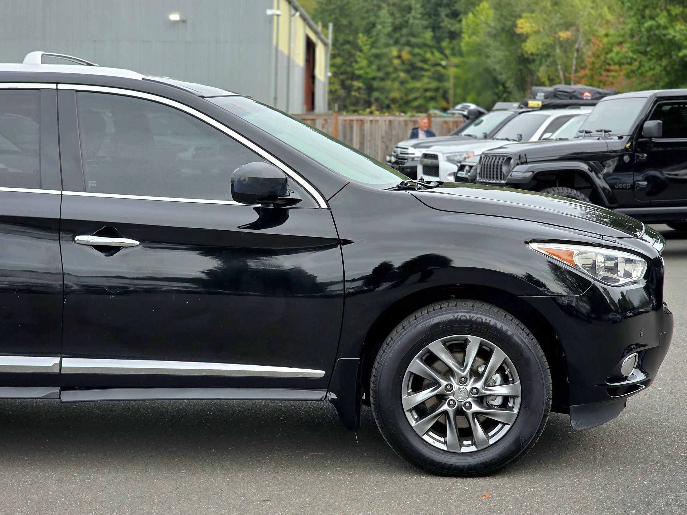 Used 2015 INFINITI QX60 Luxe w/ Premium Plus Package AWD/4WD image 13