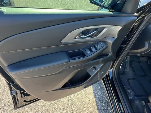 Used 2021 Chevrolet Traverse RS w/ LPO, Floor Liner Package image 11