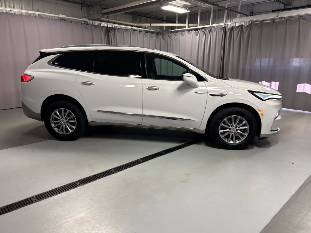 Used 2023 Buick Enclave Essence FWD image 8