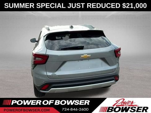 Used 2024 Chevrolet Trax LT w/ Driver Confidence Package FWD image 7
