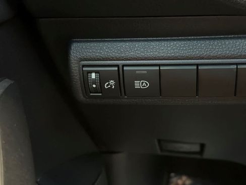 Used 2022 Toyota Corolla SE w/ SE Premium Package FWD image 28