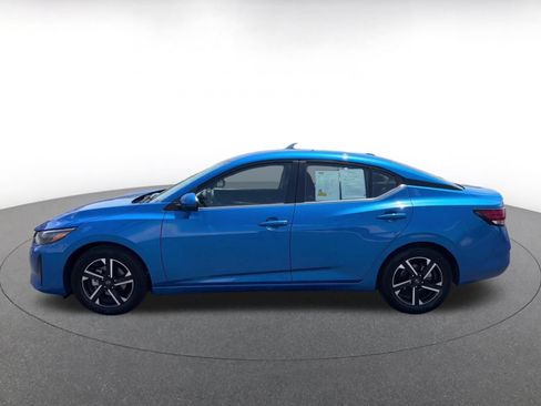 Used 2025 Nissan Sentra SV FWD image 8
