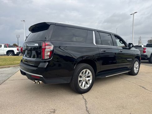 Used 2021 Chevrolet Suburban Premier w/ Premium Package image 6