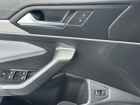 Certified 2025 Volkswagen Jetta SE image 15