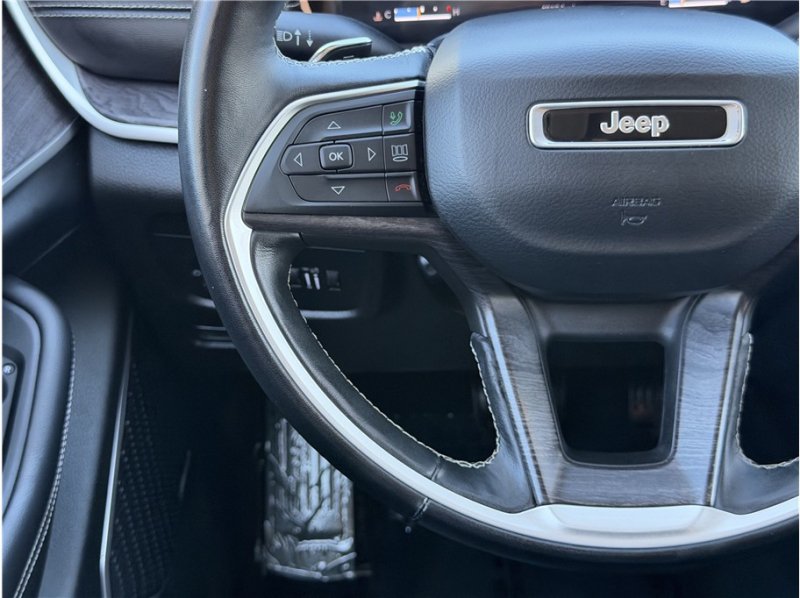 Used 2021 Jeep Grand Cherokee L Limited w/ Luxury Tech Group II AWD/4WD image 40