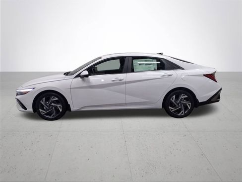 New 2026 Hyundai Elantra Limited image 9