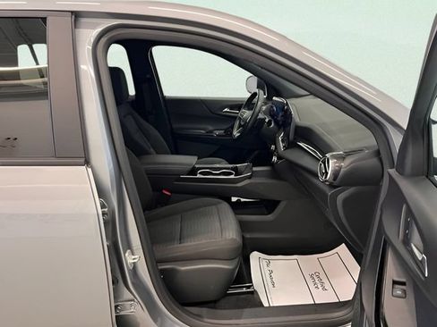 Certified 2025 Chevrolet Equinox LT AWD/4WD image 12