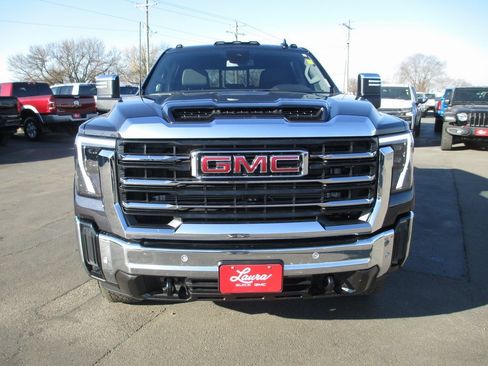 Used 2025 GMC Sierra 2500 SLT w/ SLT Premium Package image 12