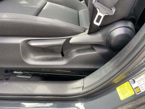 Used 2023 Toyota Corolla LE w/ LE Convenience Package FWD image 12