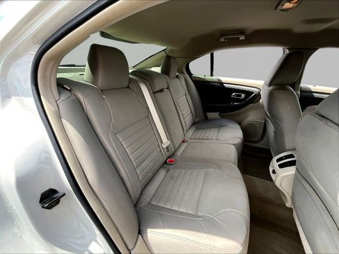 Used 2012 Ford Taurus SE FWD image 25