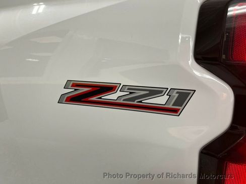 Used 2023 Chevrolet Colorado Z71 w/ Z71 Convenience Package 2 image 7