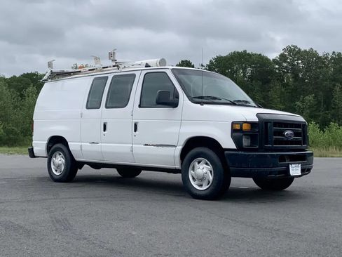 Used 2010 Ford E-250 and Econoline 250 image 1