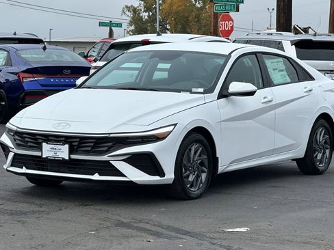 New 2026 Hyundai Elantra Blue FWD image 8