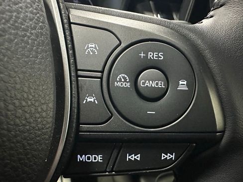 Used 2025 Toyota Corolla SE image 20