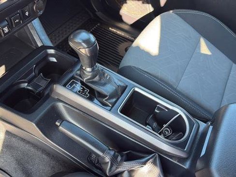 Used 2020 Toyota Tacoma TRD Off-Road w/ Technology Package image 33