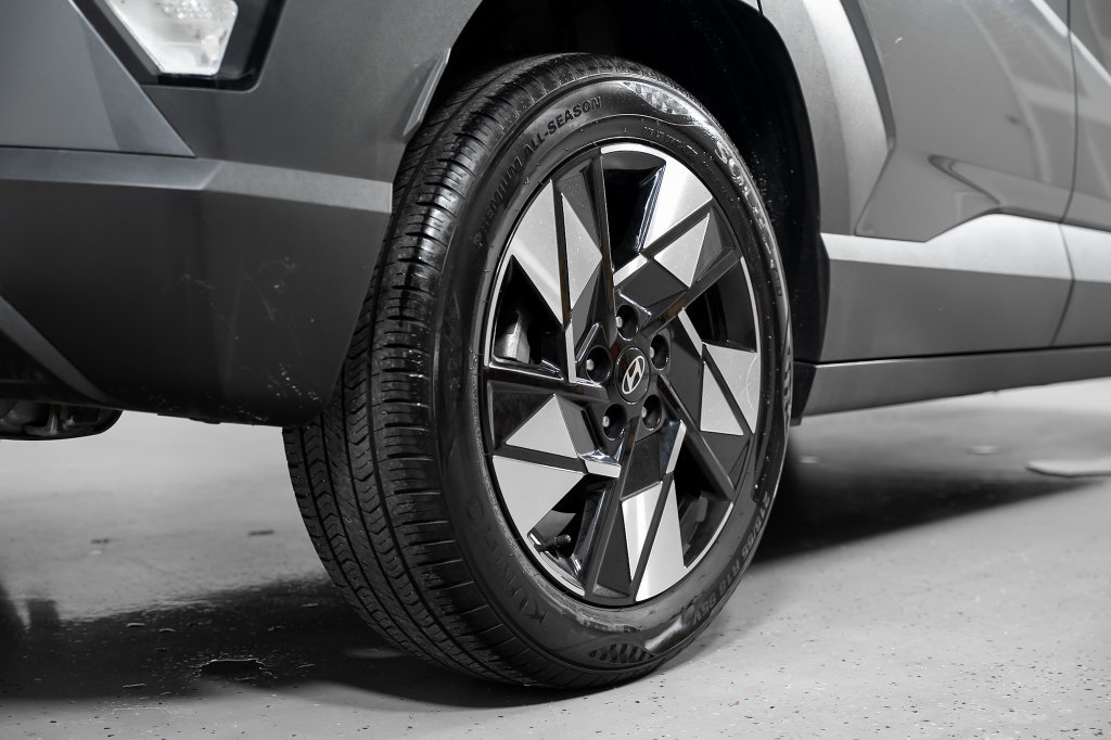 Certified 2025 Hyundai Kona SEL FWD image 8