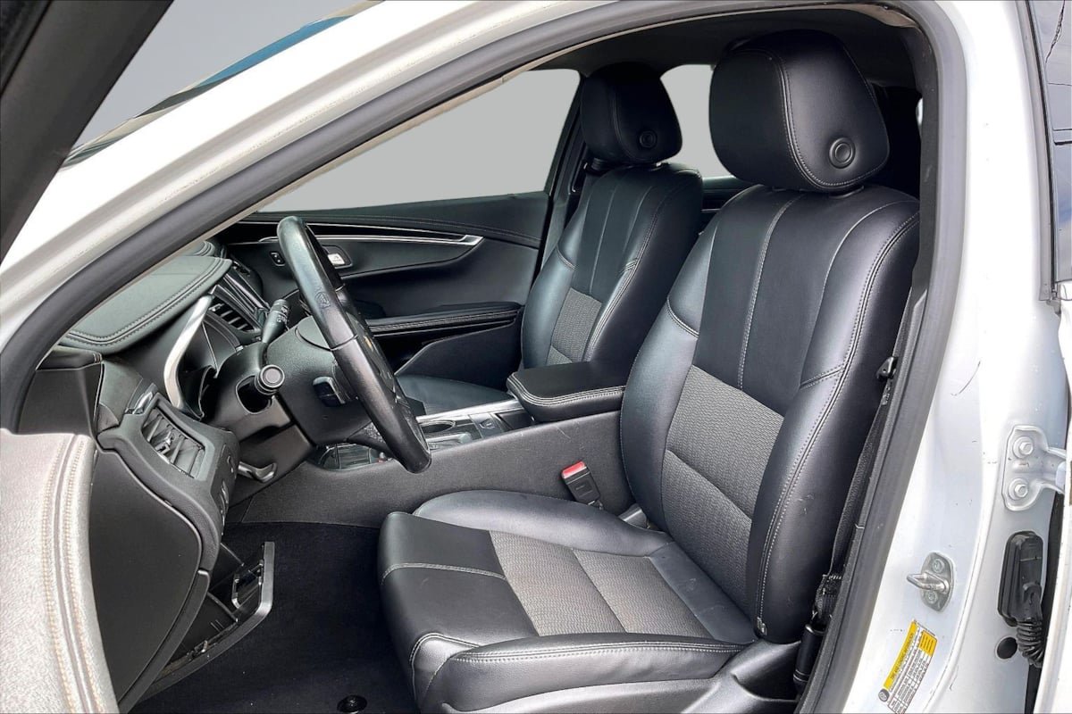 Used 2020 Chevrolet Impala LT FWD image 25