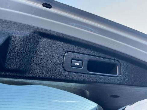 Used 2023 Acura MDX SH-AWD w/ Advance Package image 16