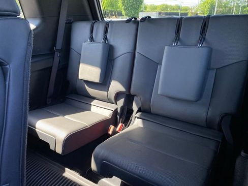 Used 2024 Lexus GX 550 w/ Accessory Package (2T) AWD/4WD image 26