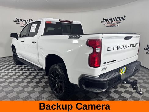 Used 2025 Chevrolet Silverado 1500 LT Trail Boss w/ Dark Appearance Package AWD/4WD image 11