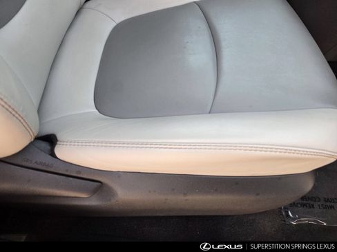 Used 2019 Toyota RAV4 Limited w/ Carpet Mat Package AWD/4WD image 31