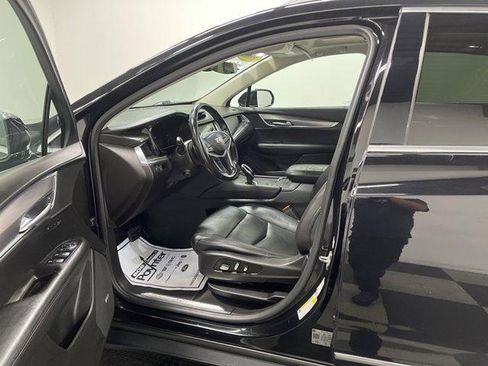 Used 2018 Cadillac XT5 Premium Luxury FWD image 7