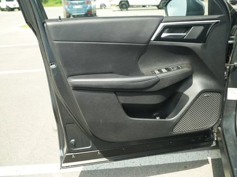 Used 2025 Mitsubishi Outlander SE FWD image 14