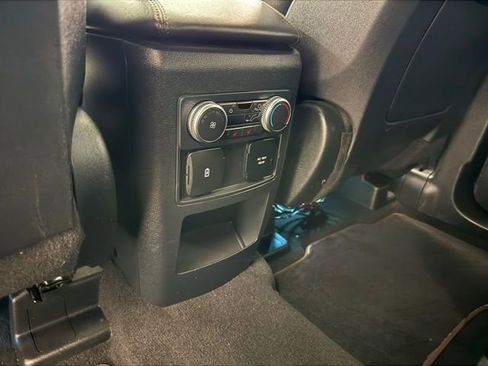 Certified 2020 Ford Explorer Platinum w/ Premium Technology Package image 20