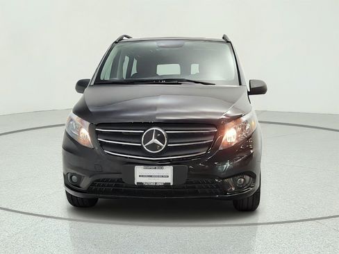 Used 2023 Mercedes-Benz Metris image 2