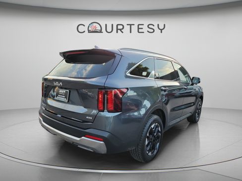 Certified 2024 Kia Sorento S AWD/4WD image 3