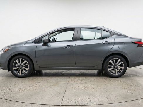 Used 2025 Nissan Versa SV image 5