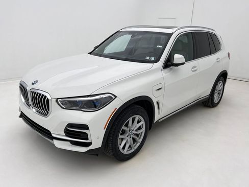Certified 2023 BMW X5 xDrive45e w/ Executive Package image 4