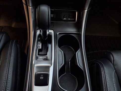 Used 2019 Subaru Ascent Limited image 11