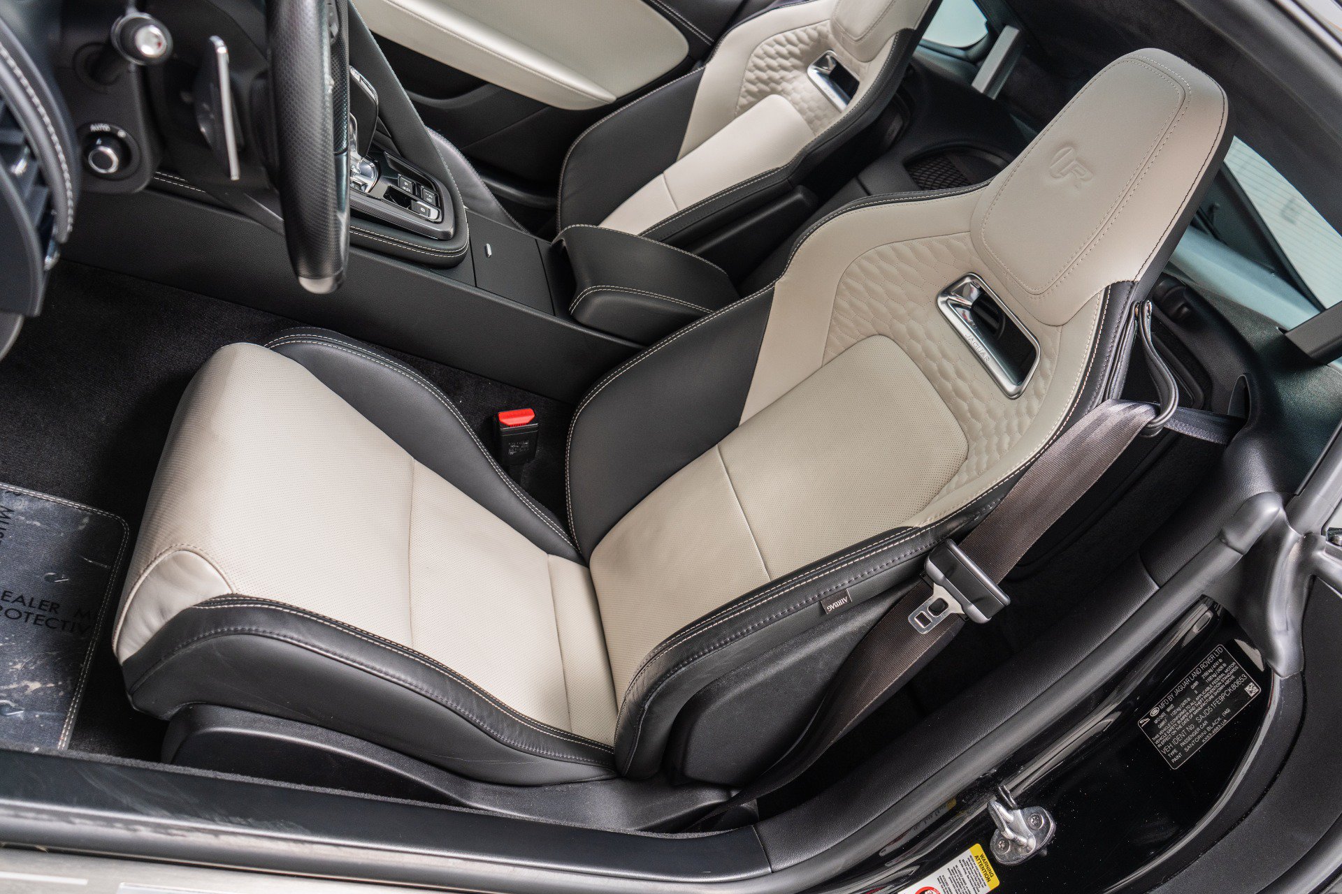 Used 2023 Jaguar F-TYPE R AWD/4WD image 23