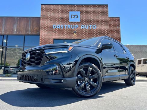 Used 2025 Honda Pilot Black Edition image 1