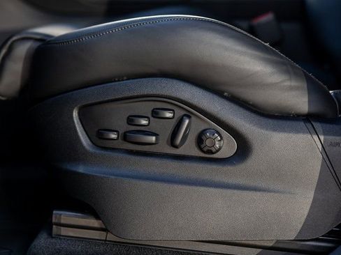 Certified 2026 Porsche Cayenne Coupe image 30