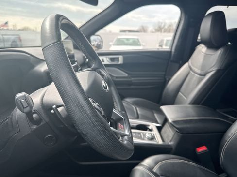 Used 2020 Ford Explorer ST w/ ST Street Pack image 31