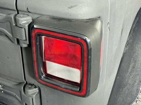 Used 2020 Jeep Wrangler Sport image 29