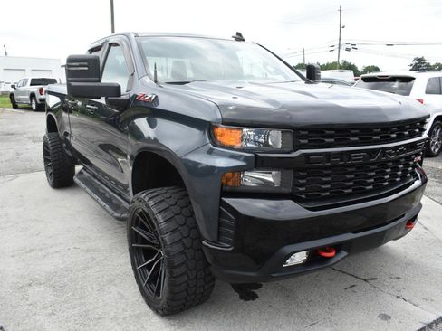 Used 2019 Chevrolet Silverado 1500 Custom Trail Boss w/ Custom Convenience Package AWD/4WD image 4