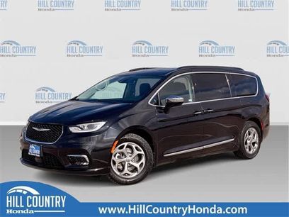 Used 2023 Chrysler Pacifica Limited