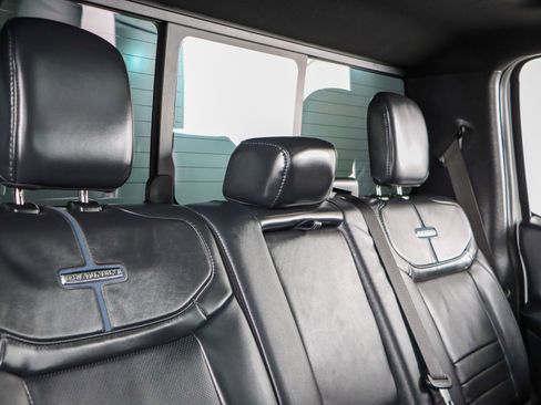 Used 2025 Ford F450 Platinum w/ FX4 Off-Road Package image 31